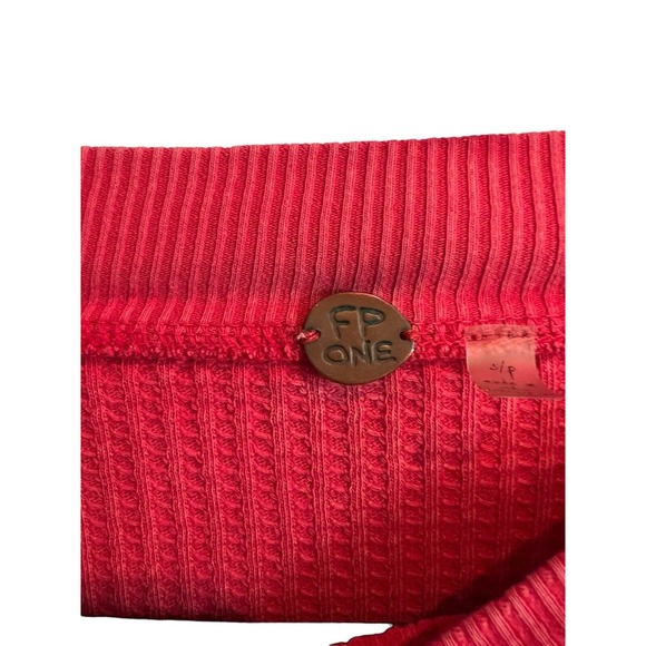 Free People FP ONE Womens INTERLAKEN Red Thermal Top Cropped Side Tie Sz S - Picture 5 of 6